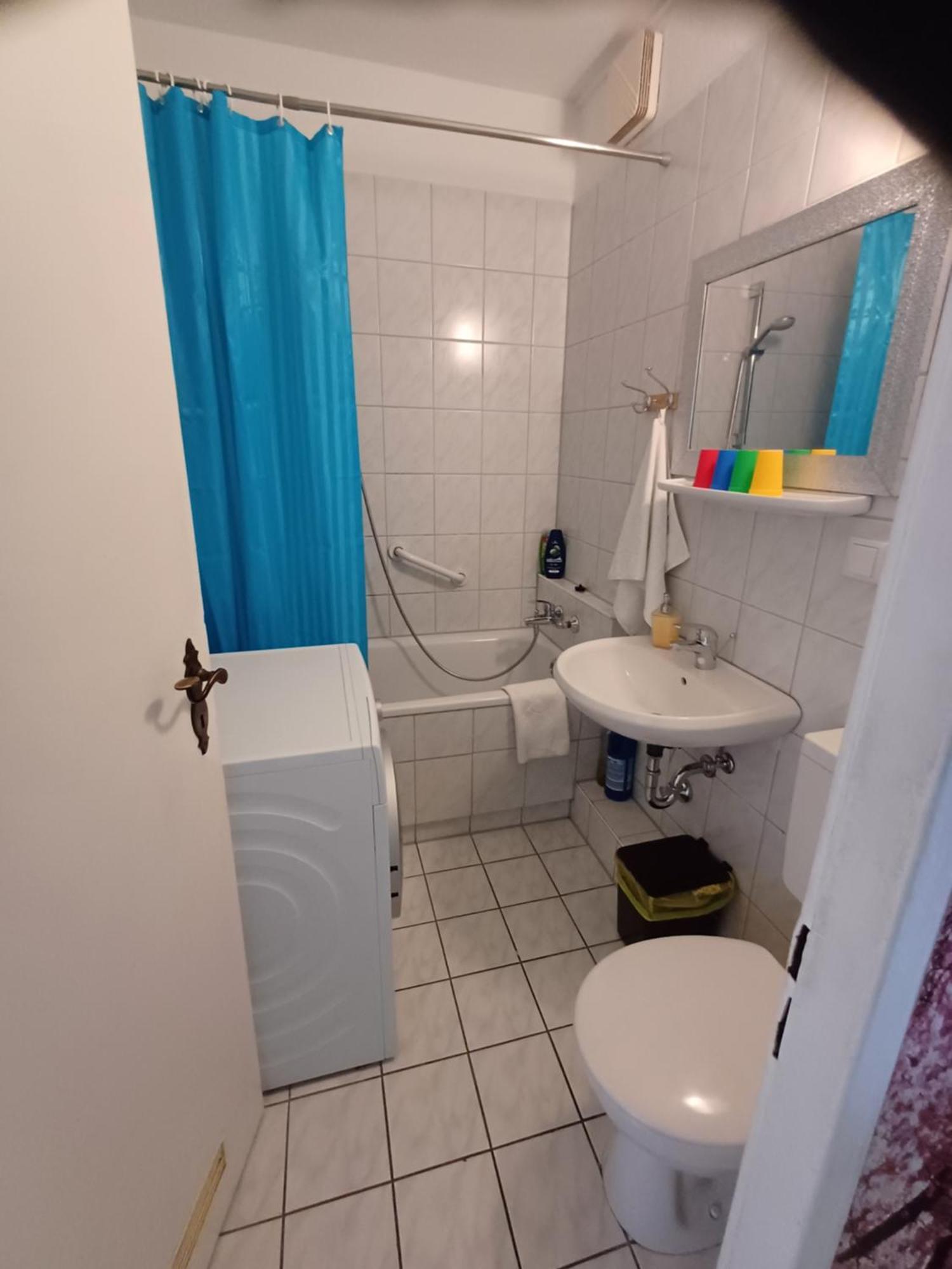 Apartment View & Alex 2 Bathrooms 1 Kitchen 4 *
