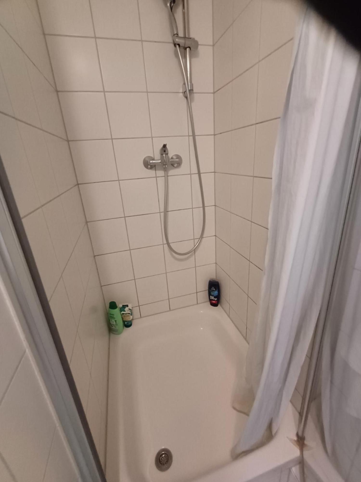 View & Alex 2 Bathrooms 1 Kitchen 4 Apartment